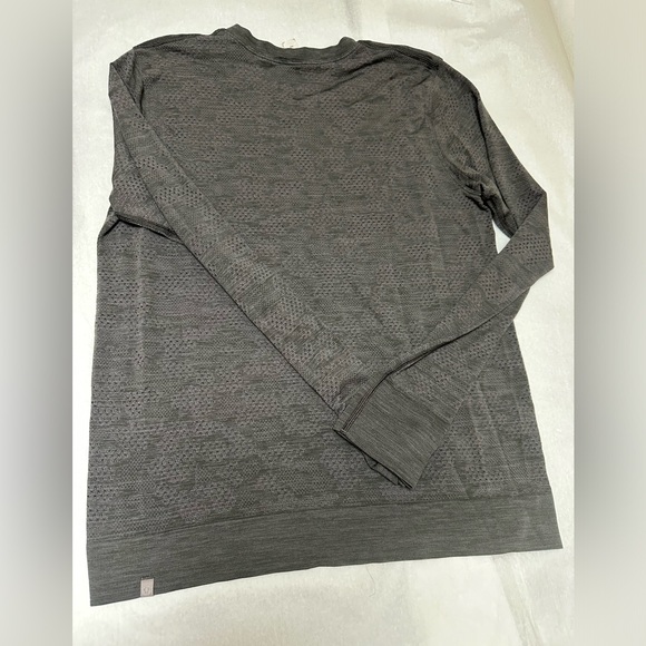 Lululemon swiftly breeze long sleeve  grey🩶 - Picture 2 of 4